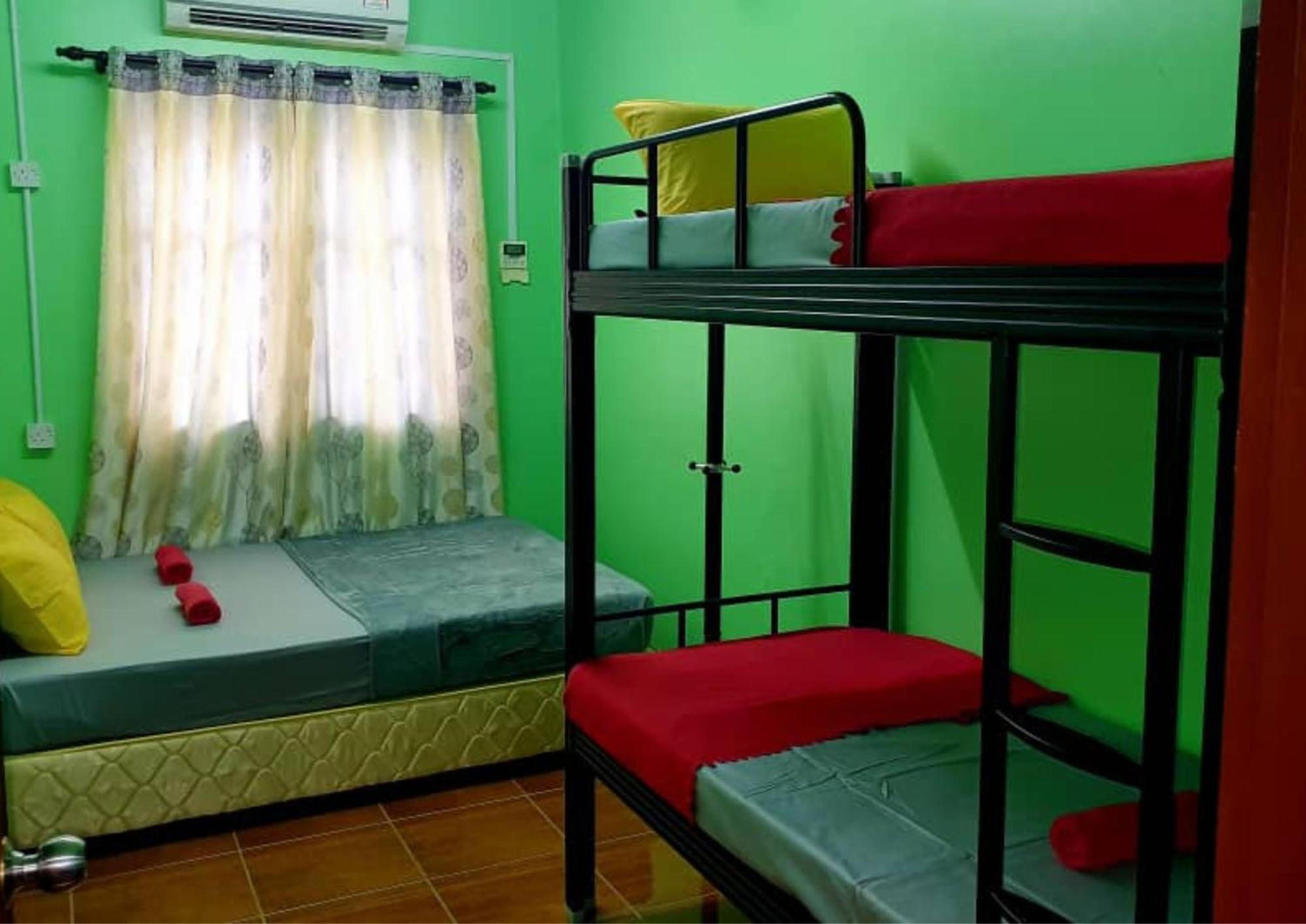 Shoplot Hostel Pangkor كامبونغ باسير بوغاك المظهر الخارجي الصورة